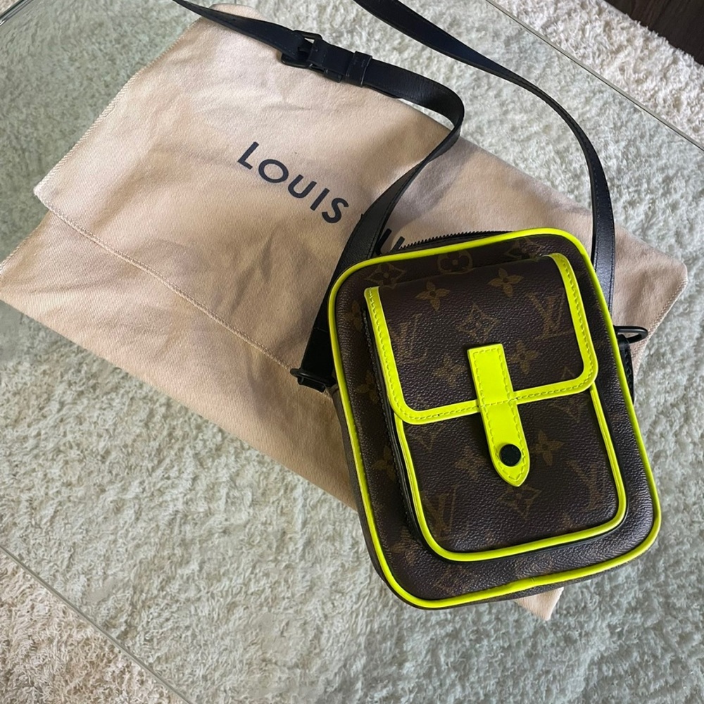 Louis Vuitton cross body bag